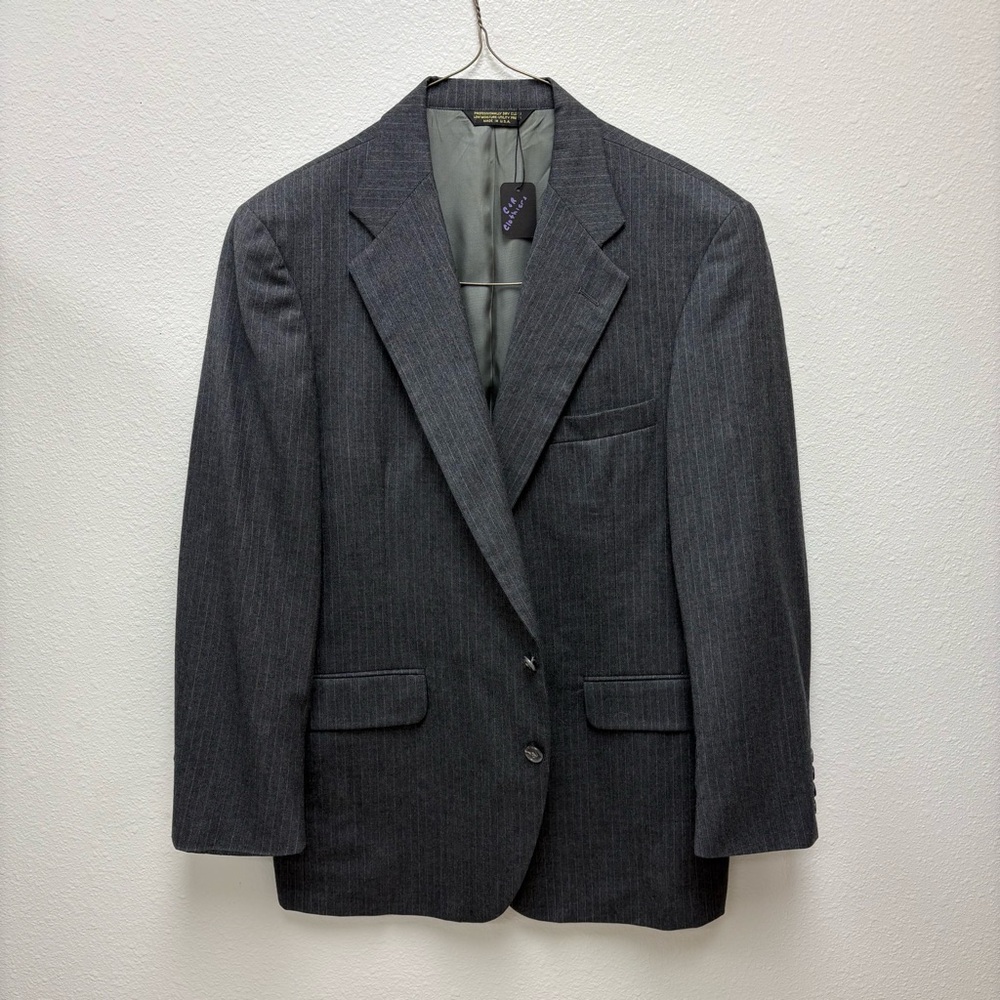 C & R Clothier Charcoal Gray Blazer with Notched Lapels and Structured Shoulders